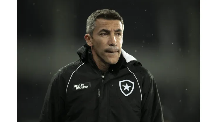 Bruno Lage durante confronto contra o Goiás no Brasileirão 2023.