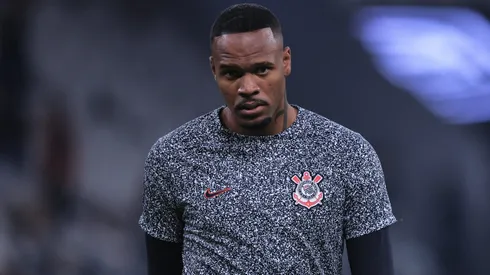 Carlos Miguel, ex-jogador do Corinthians, durante aquecimento antes da partida contra o America-RN, pela Copa do Brasil de 2024.