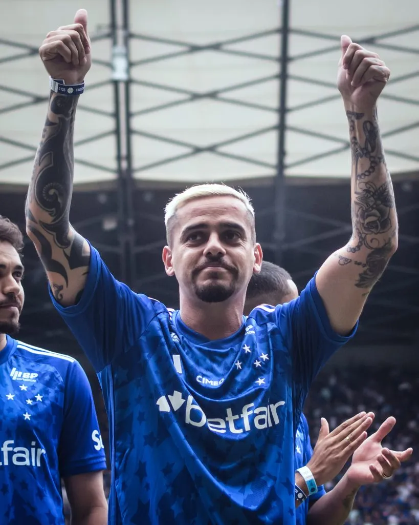 Fagner é apresentado no Cruzeiro (Imagem: Divulgação/Cruzeiro)