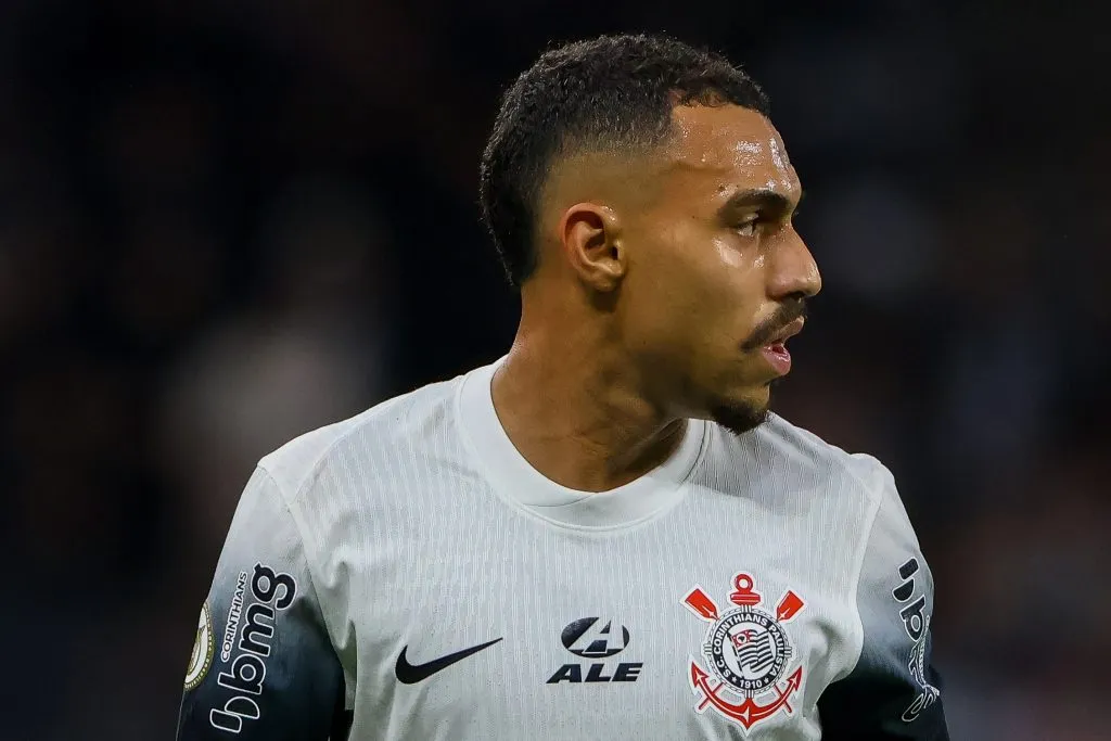 Matheuzinho durante partida contra o Bahia no Campeonato Brasileiro A 2024. Foto: Joisel Amaral/AGIF