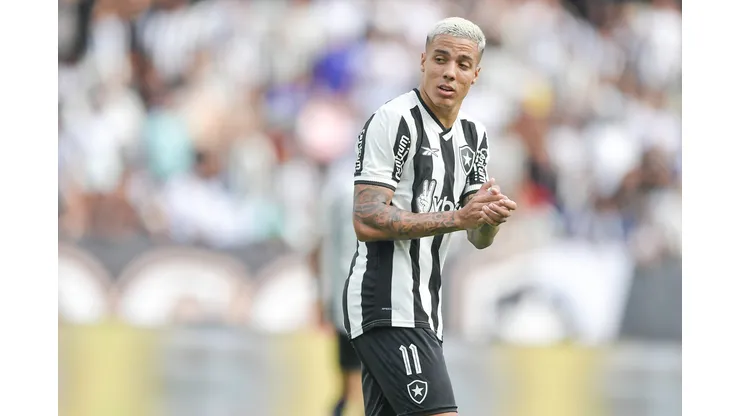 Carlos Alberto jogador do Botafogo durante partida contra o Marica no estadio Engenhao pelo campeonato Carioca 2025.