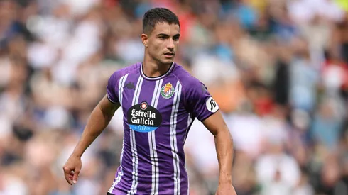 DERBY, INGLATERRA – 03 DE AGOSTO: Lucas Rosa do Real Valladolid em ação durante o amistoso de pré-temporada entre Derby County e Real Valladolid no Pride Park em 03 de agosto de 2024 em Derby, Inglaterra. (Foto de Michael Regan/Getty Images)