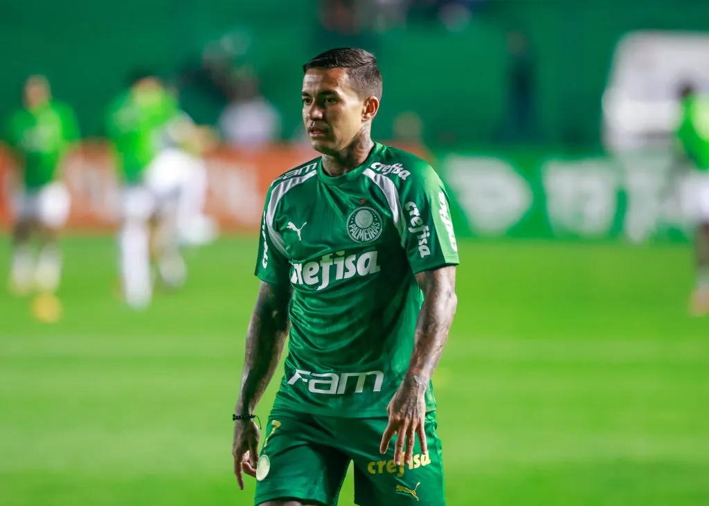 Dudu jogador do Palmeiras durante aquecimento antes da partida contra o Juventude no estadio Alfredo Jaconi pelo campeonato Brasileiro A 2024. Foto: Luiz Erbes/AGIF