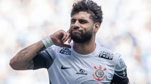 Yuri Alberto durante confronto entre Grêmio e Corinthians no Brasileirão 2024.