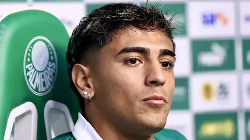 Facundo Torres durante sua apresentacao oficial como jogador do Palmeiras em coletiva de imprensa realizada no CT Academia de Futebol.