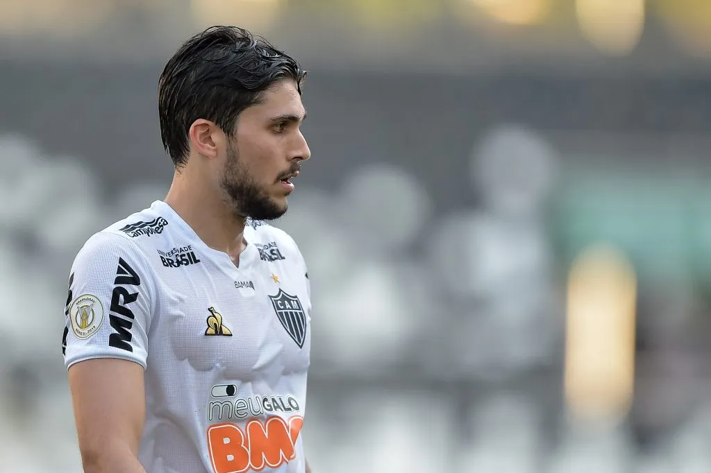 RJ – Rio de Janeiro – 08/09/2019 – Brasileiro A 2019, Botafogo x Atletico-MG -Igor Rabello jogador do Atletico-MG recebe cartao vermelho do arbitro durante partida contra o Botafogo no estadio Engenhao pelo campeonato Brasileiro A 2019. Foto: Thiago Ribeiro/AGIF