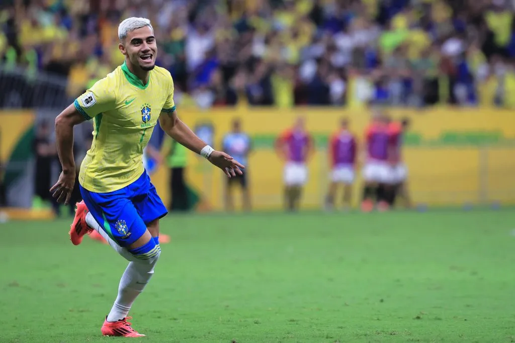 DF – BRASILIA – 15/10/2024 – ELIMINATORIAS COPA DO MUNDO 2026, BRASIL X PERU – Andreas Pereira jogador do Brasil comemora seu gol durante partida contra o Peru no estadio Mane Garrincha pelo campeonato Eliminatorias Copa Do Mundo 2026. Foto: Ettore Chiereguini/AGIF