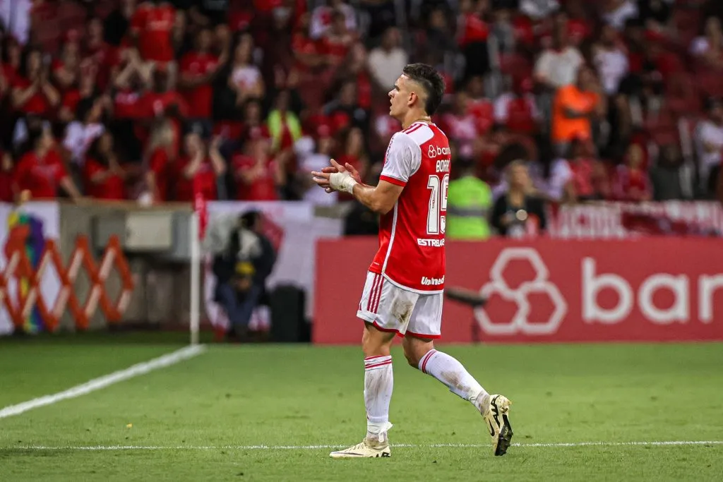 RS – PORTO ALEGRE – 08/11/2024 – BRASILEIRO A 2024, INTERNACIONAL X FLUMINENSE – Rafael Borre jogador do Internacional durante partida contra o Fluminense no estadio Beira-Rio pelo campeonato Brasileiro A 2024. Foto: Maxi Franzoi/AGIF