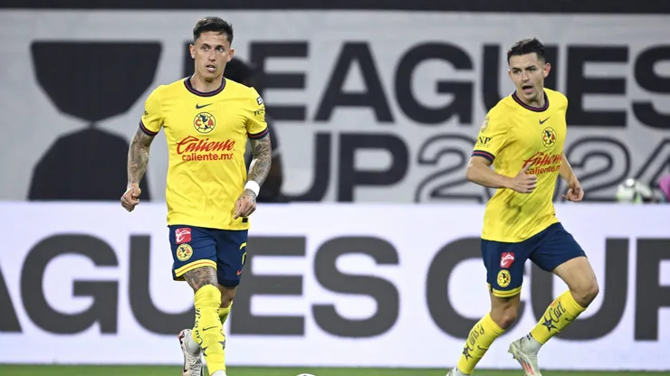 SAN DIEGO, CALIFORNIA - AUGUST 09: Brian Rodríguez #7 of Club América controls the ball during the second half against Atlas FC at Snapdragon Stadium on August 09, 2024 in San Diego, California. (Photo by Orlando Ramirez/Getty Images)