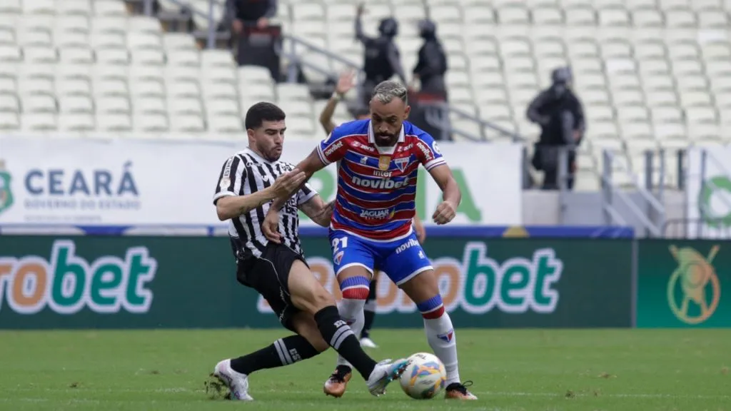 Moises pelo Fortaleza, durante partida contra o Ceará na Arena Castelão pelo Campeonato Cearense 2024 – Foto: Lucas Emanuel/AGIF