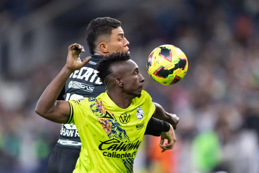 Kevin Velasco durante confronto contra o Monterrey no Torneo Clausura 2025. (Photo by Azael Rodriguez/Getty Images)