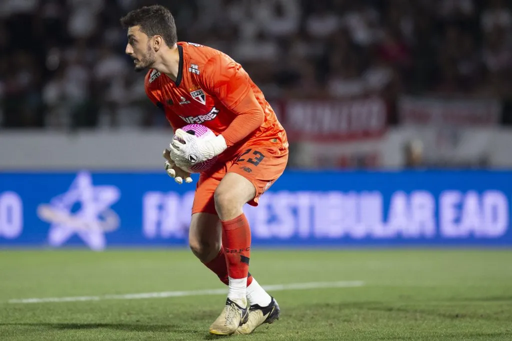 Rafael jogador do São Paulo durante partida contra o Vasco no Brinco de Ouro pelo campeonato Brasileiro A 2024. Foto: Anderson Romao/AGIF