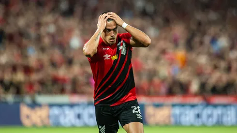 Cuello pode sair do Athletico.