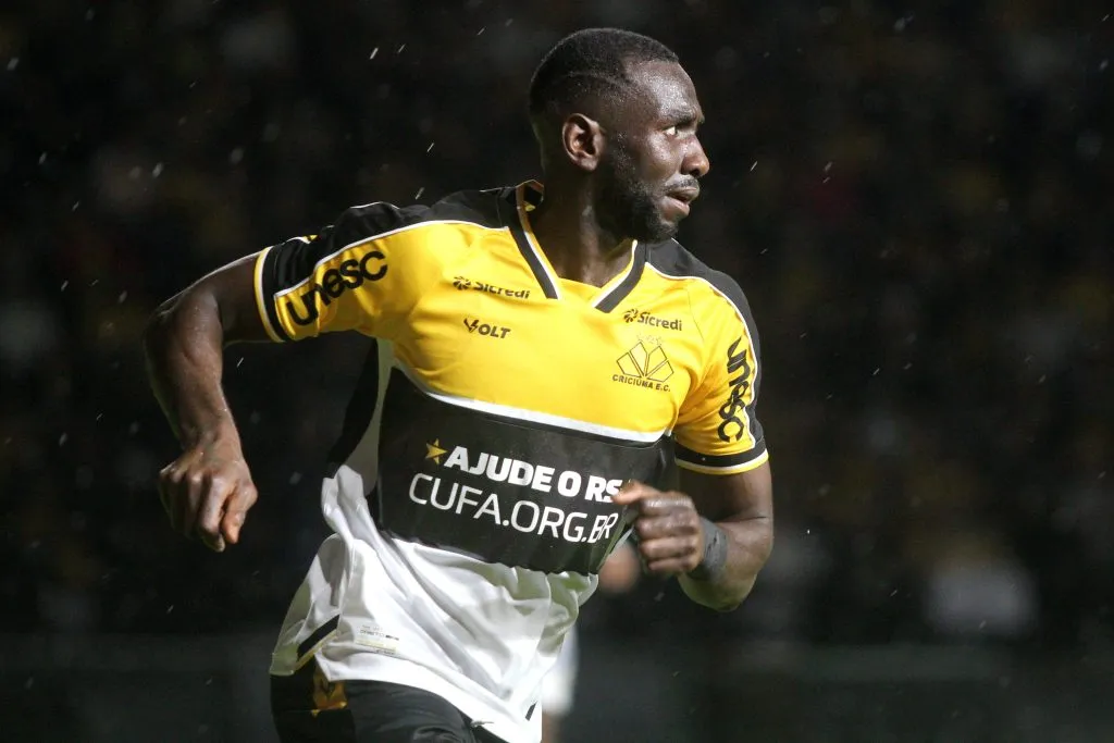 Bolasie atuando no Criciúma em 2024 –  Foto: Lucas Gabriel Cardoso/AGIF