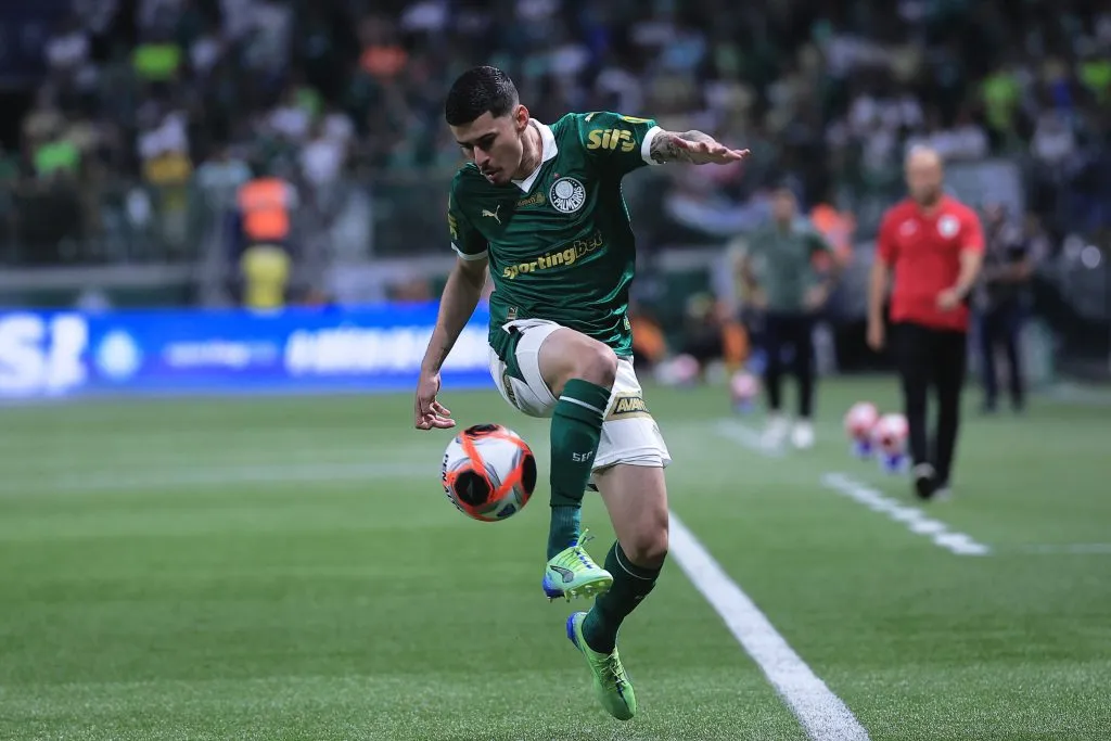 SP – SAO PAULO – 15/01/2025 – PAULISTA 2025, PALMEIRAS X PORTUGUESA – Romulo jogador do Palmeiras durante partida contra o Portuguesa no estadio Arena Allianz Parque pelo campeonato Paulista 2025. Foto: Ettore Chiereguini/AGIF