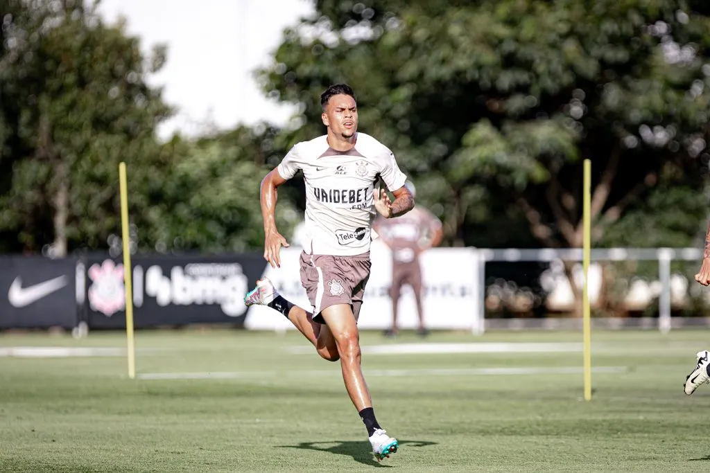 João Pedro Tchoca durante treino no Centro de Treinamento Joaquim Grava. Foto: Leonardo Lima/AGIF