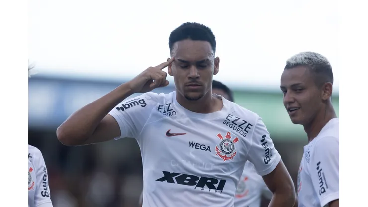 João Pedro Tchoca durante confronto contra o Bangu na Copinha 2024.