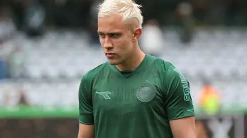 Matheus Frizzo durante confronto entre Coritiba e Amazonas na Série B de 2024.