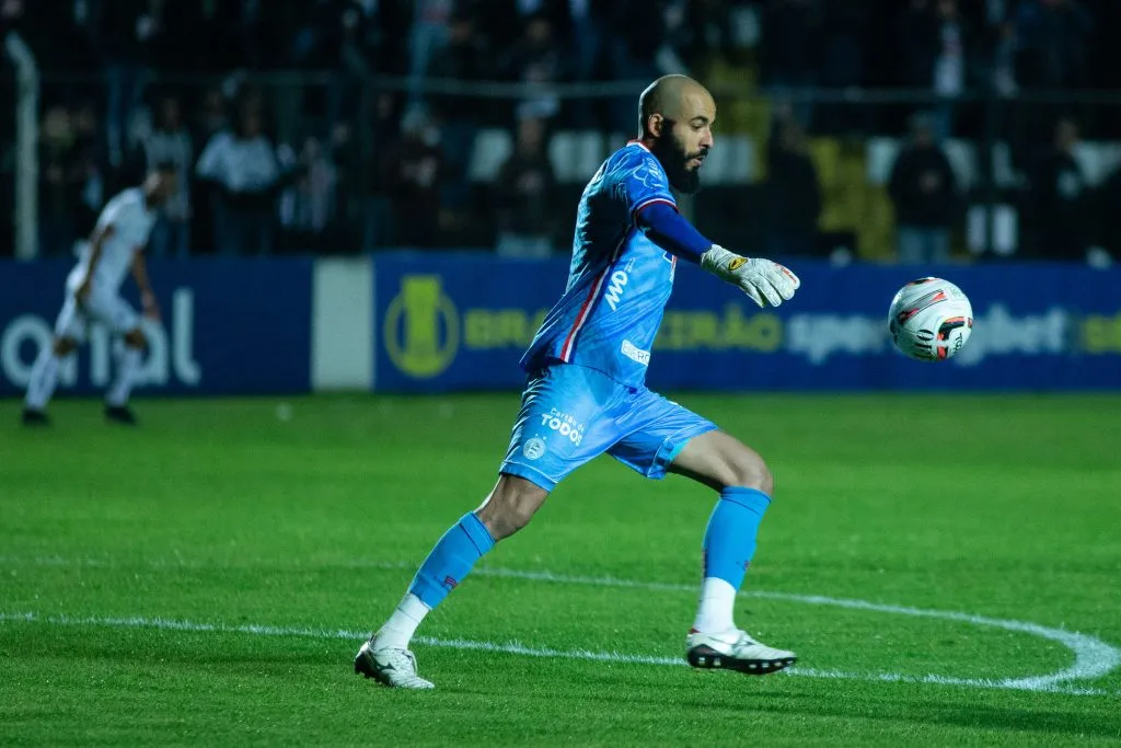 Danilo Fernandes goleiro do Bahia durante partida. Foto: Joao Vitor Rezende Borba/AGIF