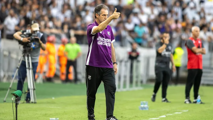 Leo Conde, técnico do Ceará. Foto: Baggio Rodrigues/AGIF