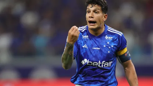 Lucas Romero durante confronto contra o Vasco no Brasileirão 2024.