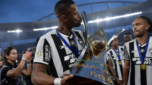 Júnior Santos durante comemoração do título do Campeonato Brasileiro de 2024.