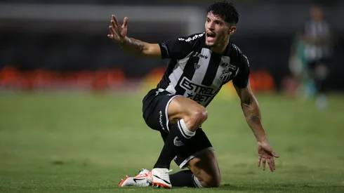 Rafael Ramos em ação pelo Ceará – Foto: Marlon Costa/AGIF