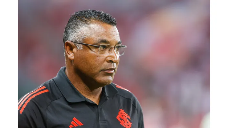 Roger Machado durante amistoso contra a Seleção do México.