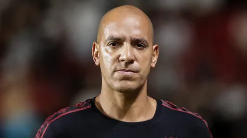 Pepa, técnico do Sport, durante partida contra o Santos no estádio Ilha do Retiro pelo campeonato Brasileiro B 2024. Foto: Rafael Vieira/AGIF