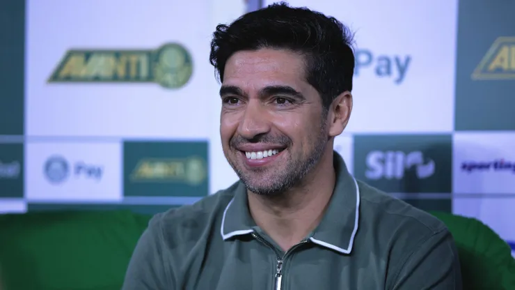 Abel Ferreira, técnico do Palmeiras, durante partida contra a Portuguesa pelo Campeonato Paulista de 2025. Foto: Ettore Chiereguini/AGIF