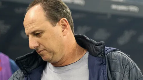 Rogério Ceni, do Bahia, lamenta durante partida pelo campeonato Brasileiro A 2024. Foto: Joisel Amaral/AGIF
