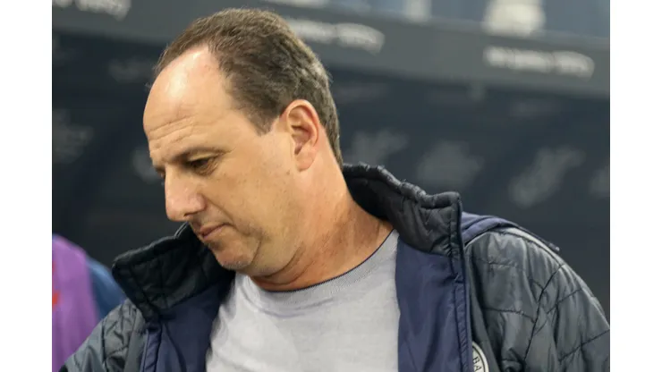 Rogério Ceni, do Bahia, lamenta durante partida pelo campeonato Brasileiro A 2024. Foto: Joisel Amaral/AGIF
