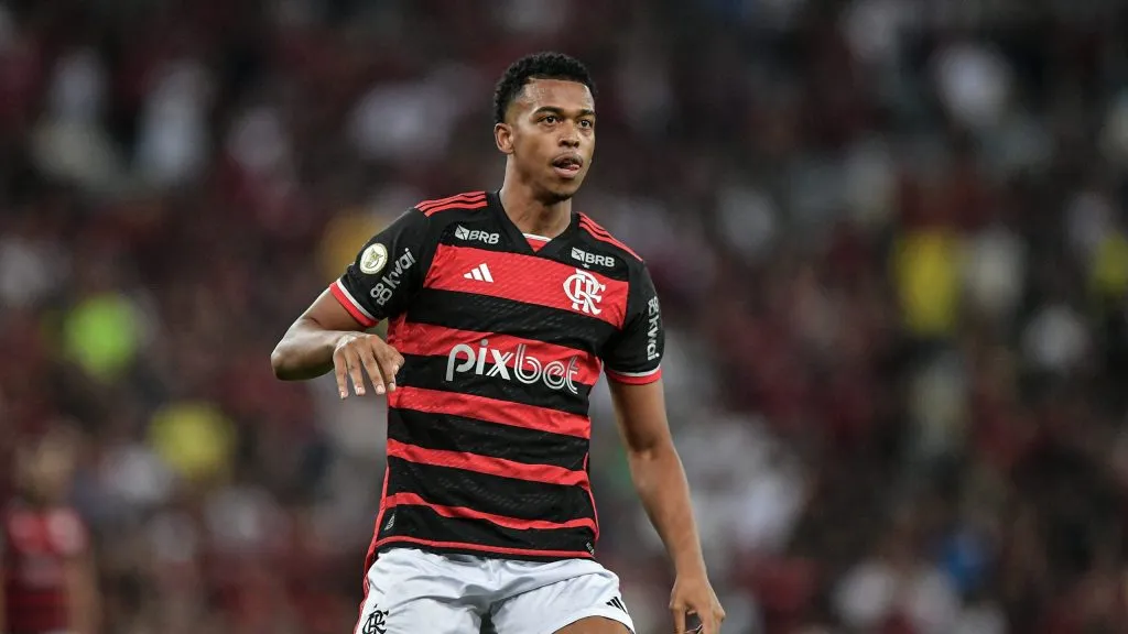 Carlinhos em partida pelo Flamengo. Foto: Thiago Ribeiro/AGIF