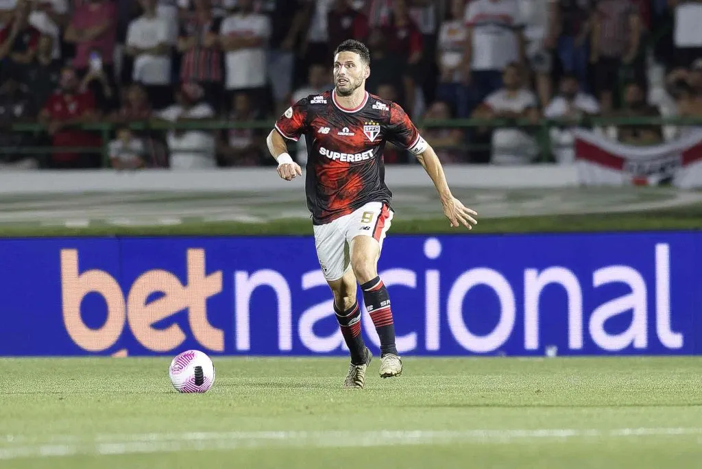 Calleri durante partida contra o Vasco no Campeonato Brasileiro A 2024. Foto: Anderson Romao/AGIF