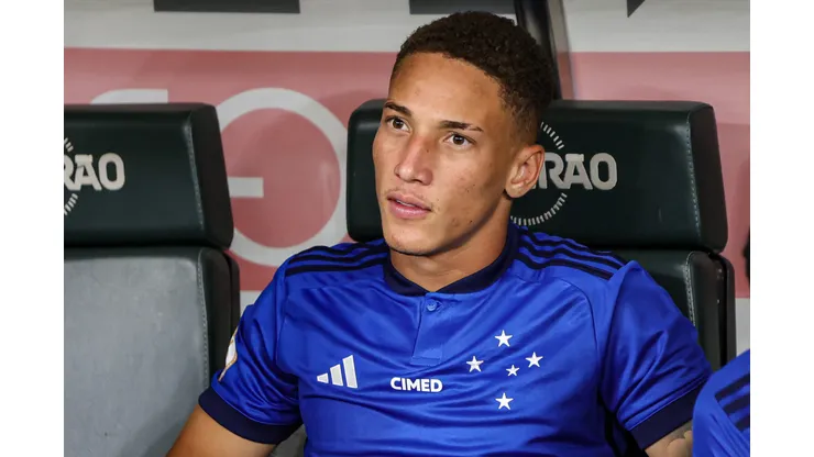 Robert durante confronto entre Cruzeiro e Athletico-PR no Brasileirão de 2023.