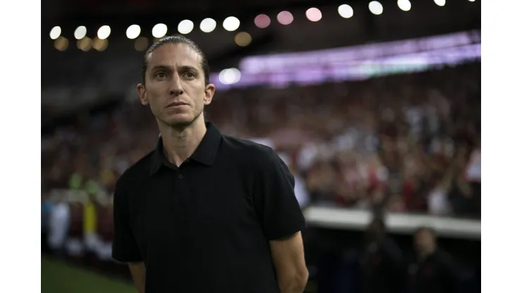 Filipe Luís durante confronto entre Flamengo e Atlético-MG no Brasileirão de 2024.