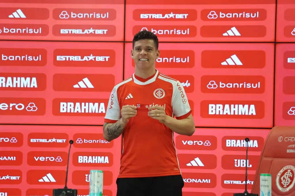 Ronaldo foi o segundo reforço apresentado pelo Inter em 2025 e pode perder a estreia do Gauchão. Foto: Ricardo Duarte/SC Internacional