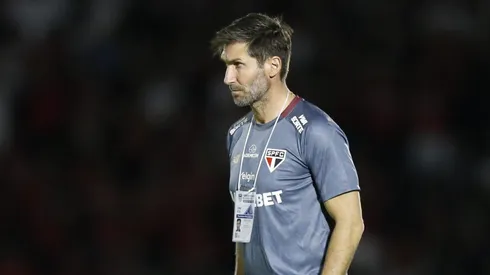 Auxiliar de Zubeldía comanda partida do São Paulo no Paulistão (Imagem: Miguel Schincariol/Saopaulof)