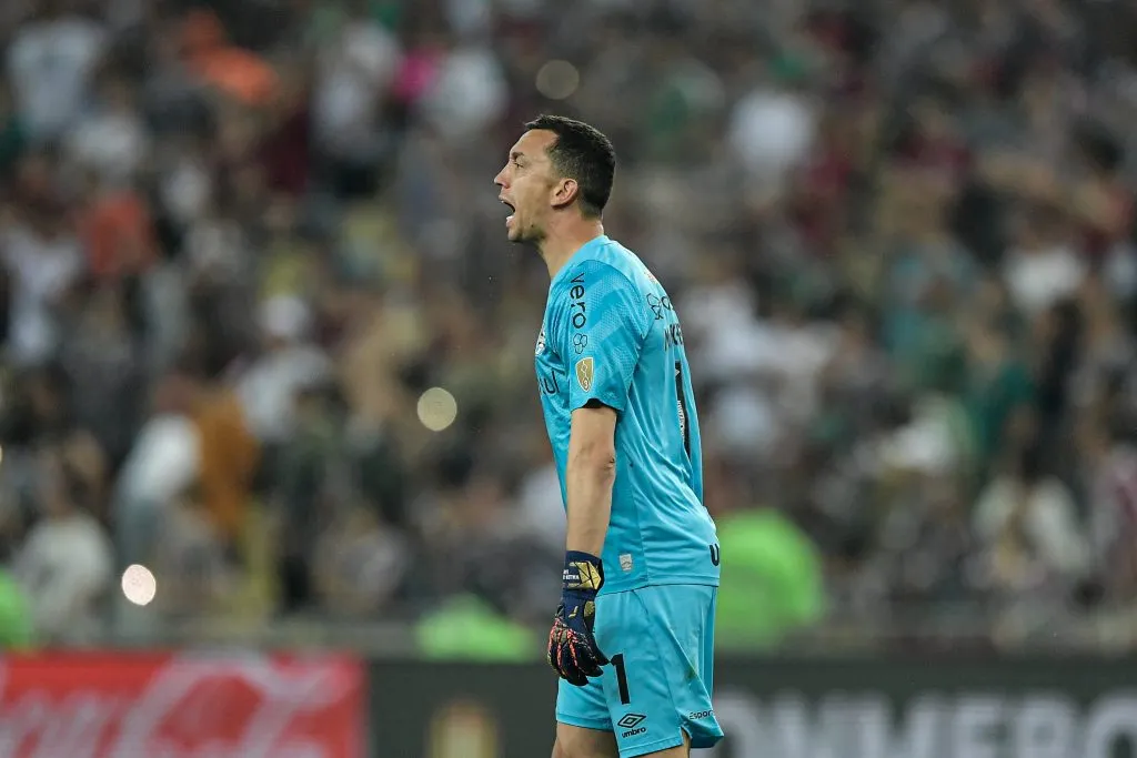 RJ – RIO DE JANEIRO – 20/08/2024 – COPA LIBERTADORES 2024, FLUMINENSE X GREMIO – Marchesin goleiro do Gremio comemora gol durante partida contra o Fluminense no estadio Maracana pelo campeonato Copa Libertadores 2024. Foto: Thiago Ribeiro/AGIF