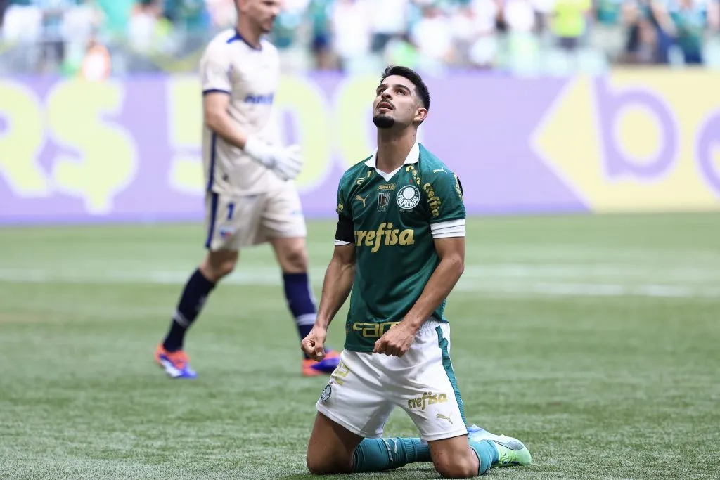 Flaco Lopez jogador do Palmeiras durante partida contra o Fortaleza no estadio Arena Allianz Parque pelo campeonato Brasileiro A 2024. Foto: Marcello Zambrana/AGIF