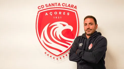 Vasco Matos durante apresentação no Santa Clara. Foto: Divulgação CD Santa Clara