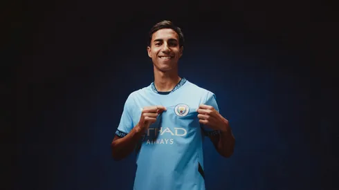 Vitor Reis deixou o Palmeiras e acertou com o Manchester City. Foto: Divulgação/Manchester City