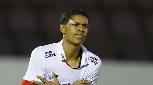 Diretoria entende que Ryan pode jogar no profissional do São Paulo.