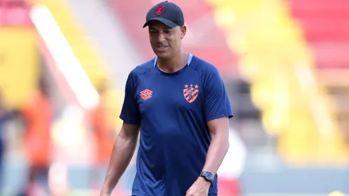 Pepa, técnico do Sport, durante treino na Ilha do Retiro em Recife (PE). Foto: Marlon Costa/AGIF