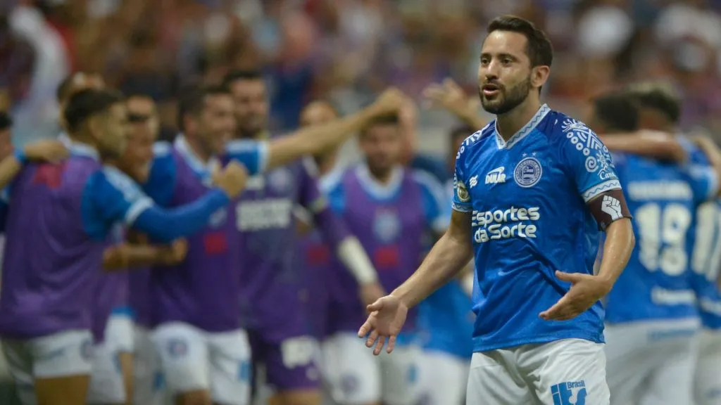 Everton Ribeiro em ação pelo Bahia contra o Palmeiras – Foto: Jhony Pinho/AGIF