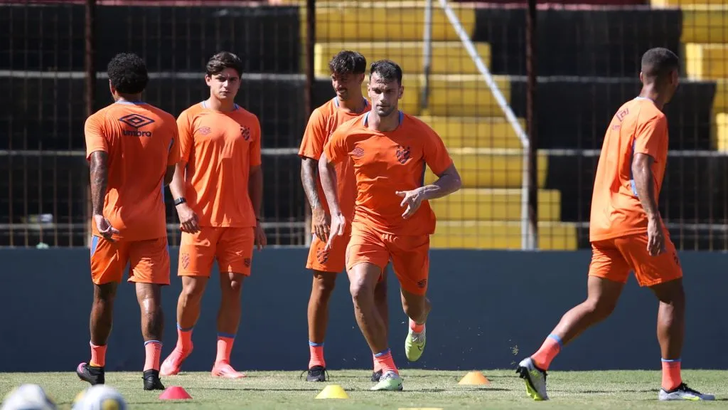 Rafael Thyere durante treinamento do Sport – Foto: Marlon Costa/AGIF