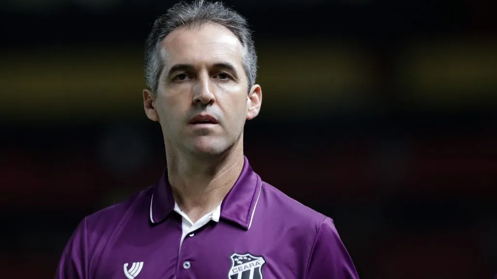 Léo Condé, técnico do Ceará, em mais um confronto
