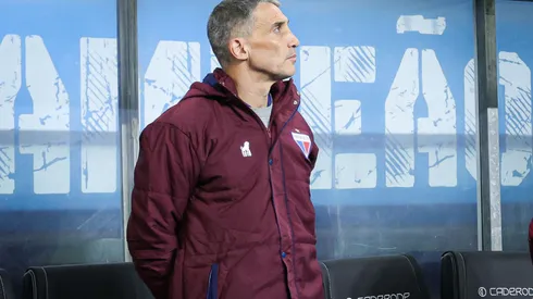 Juan Pablo Vojvoda, técnico do Fortaleza, durante o jogo contra o Grêmio na Arena do Grêmio, pelo Campeonato Brasileiro A 2024. Foto: Maxi Franzoi/AGIF Crédito: Maxi Franzoi/AGIF