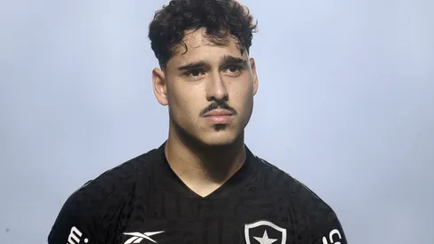 Foto: Vitor Silva/Botafogo – Lucas Halter durante confronto contra o Vasco no Brasileirão 2024.