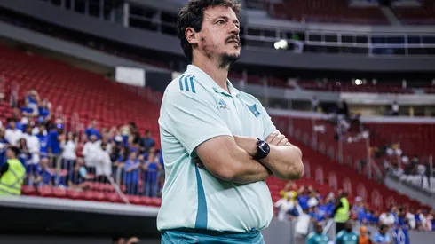 Foto: Gustavo Aleixo/Cruzeiro – Diniz durante derrota para o Athletic no Campeonato Mineiro de 2025.